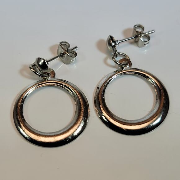 Vintage Silver-Tone Hoop Earrings – Elegant Circular Design for Timeless Appeal - Picture 3 of 10